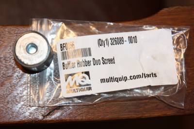 Multiquip подушка виброгасящая 30х30 М8 для виброреек Whiteman Duo Screed